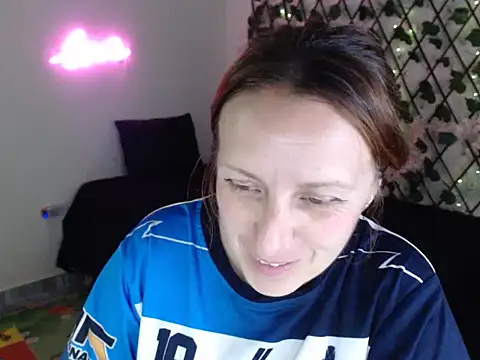 kittykalor09 online show from May 24, 2026, 1:21 am