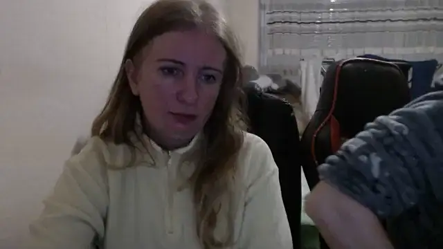 PeterAndJen online show from November 7, 2025, 7:47 pm