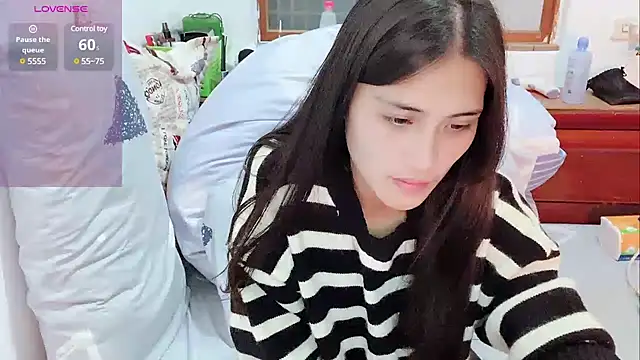 coco0318 online show from December 19, 2024, 2:46 pm