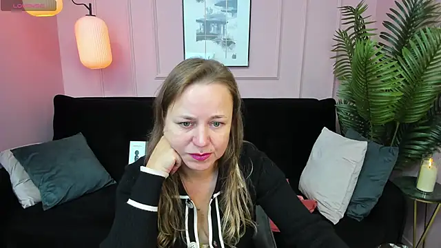 Snapshot of GabrielGold chatting on September 18, 2025, 8:11 pm GabrielGold online show from September 18, 2025, 8:11 pm