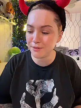 JennKenobi online show from July 21, 2026, 12:18 pm