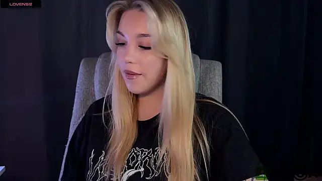 Snapshot of ariashaa chatting on June 10, 2026, 1:54 pm ariashaa online show from June 10, 2026, 1:54 pm