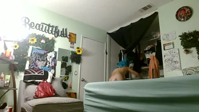 Yescuhh420 online show from December 19, 2025, 3:46 am