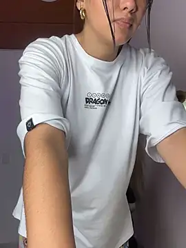 Ambar pe  online show from March 15, 2025, 5:19 am