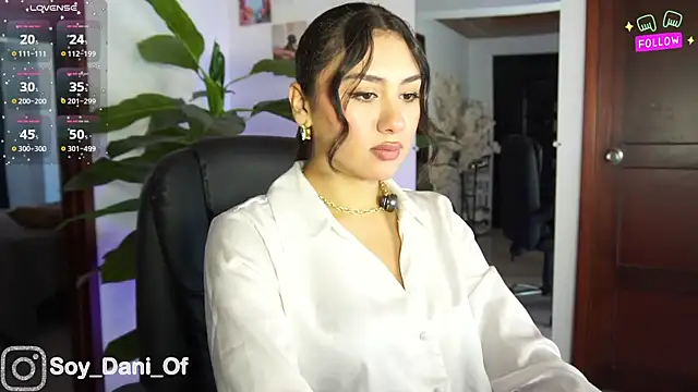 Ambar pe  online show from September 21, 2025, 3:24 pm