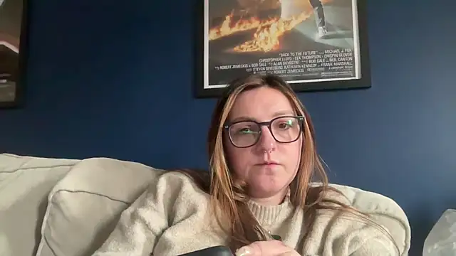 short sweetpea online show from March 31, 2026, 2:50 pm