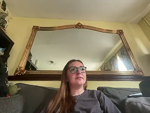 short sweetpea online show from June 27, 2026, 2:01 pm