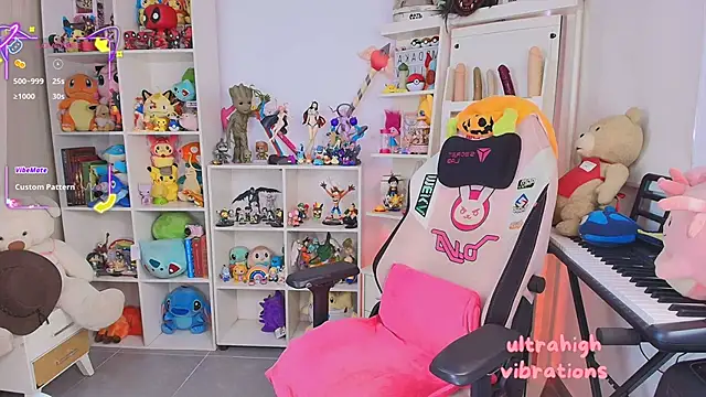 Snapshot of meda_kawaii_ chatting on October 31, 2025, 4:52 pm meda kawaii  online show from October 31, 2025, 4:52 pm