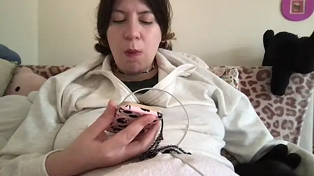 HYPHYtype online show from September 13, 2025, 6:51 pm