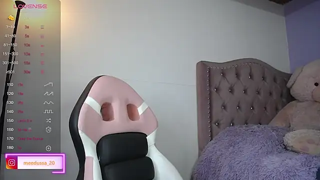 meedussa 20  online show from January 16, 2025, 5:53 am