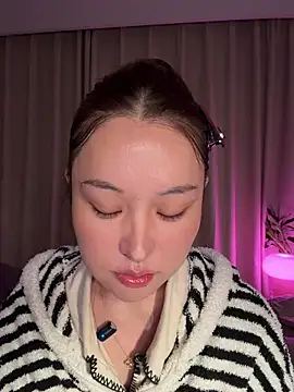 sphynx- - online show from November 27, 2025, 3:03 pm