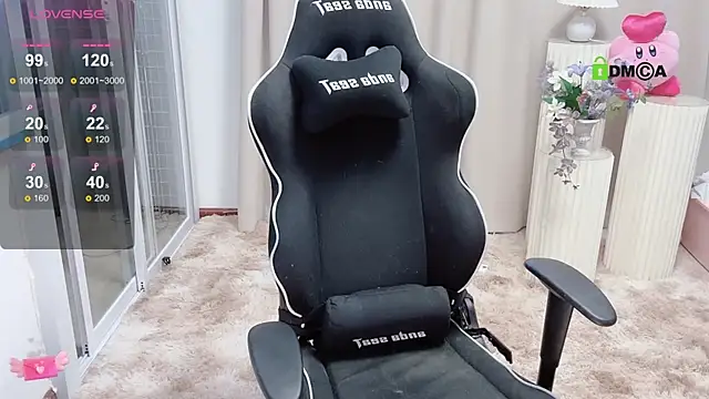 Happy Kitty online show from February 16, 2025, 6:43 pm