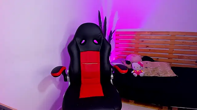 Snapshot of MaryJaneDove chatting on February 2, 2025, 2:59 am MaryJaneDove online show from February 2, 2025, 2:59 am