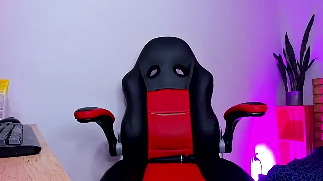 Snapshot of MaryJaneDove chatting on February 7, 2025, 8:11 am MaryJaneDove online show from February 7, 2025, 8:11 am