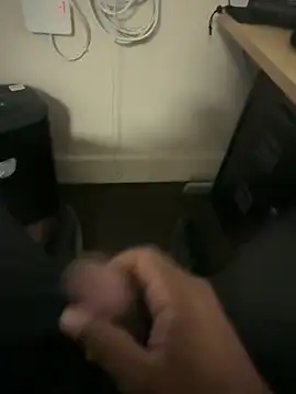 chocolatelongstrokes online show from April 5, 2026, 7:16 am