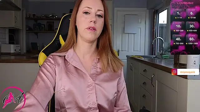 stripmequick online show from December 4, 2024, 1:42 pm