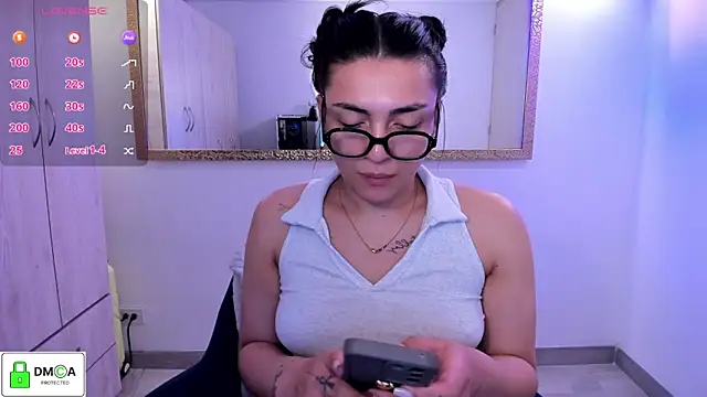 Snapshot of EricaVanderhill chatting on May 31, 2026, 11:17 pm EricaVanderhill online show from May 31, 2026, 11:17 pm