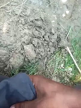 FinableKnee online show from September 27, 2025, 4:39 am