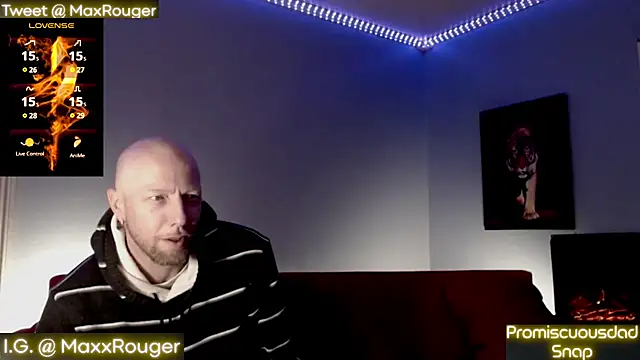 Snapshot of MaxRouger chatting on December 22, 2024, 8:05 am MaxRouger online show from December 22, 2024, 8:05 am