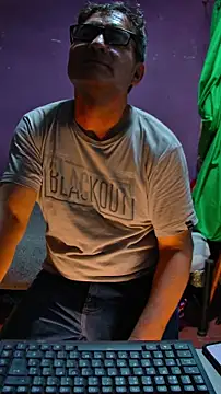 Snapshot of yandyaa chatting on April 12, 2026, 3:33 am yandyaa online show from April 12, 2026, 3:33 am