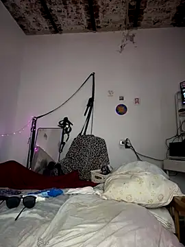 Snapshot of Alicbranca chatting on November 30, 2025, 4:44 pm Alicbranca online show from November 30, 2025, 4:44 pm