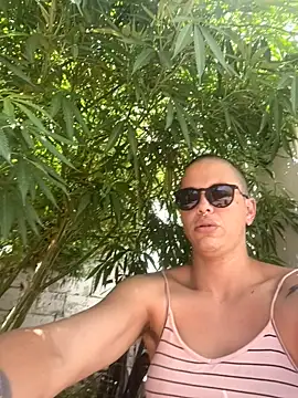 Snapshot of Alicbranca chatting on February 13, 2026, 3:19 pm Alicbranca online show from February 13, 2026, 3:19 pm