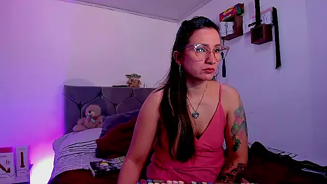 vanessabrown  online show from January 14, 2026, 5:18 pm