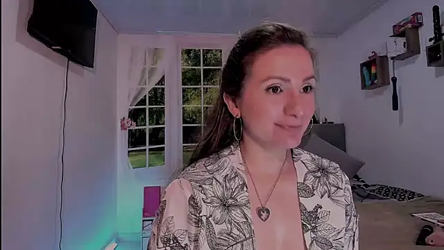 vanessabrown  online show from April 6, 2026, 2:29 pm