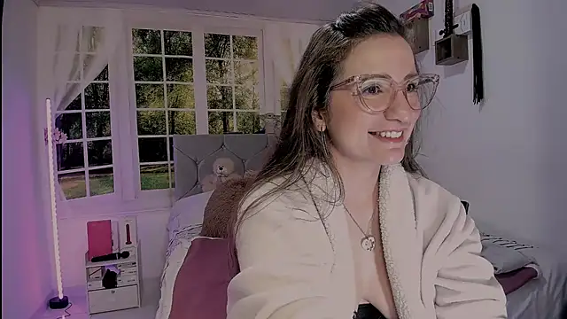 vanessabrown  online show from April 9, 2026, 1:38 pm