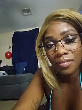 Snapshot of lollycoco chatting on August 2, 2026, 1:42 pm lollycoco online show from August 2, 2026, 1:42 pm