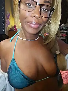 Snapshot of lollycoco chatting on August 3, 2026, 9:15 am lollycoco online show from August 3, 2026, 9:15 am
