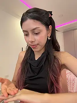 Sensualtease online show from April 5, 2026, 4:20 am