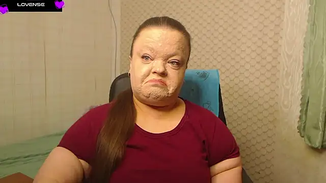 Janiffer MiMi online show from April 17, 2026, 4:21 pm