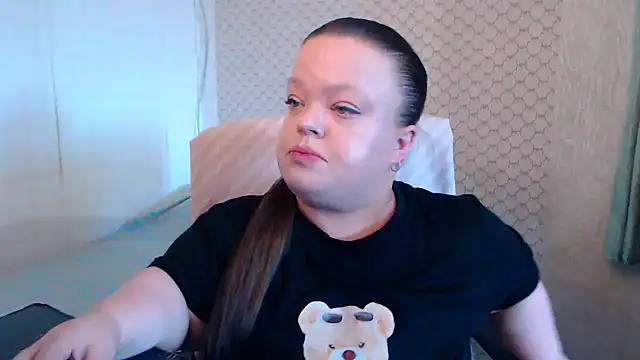 Snapshot of Janiffer_MiMi chatting on June 20, 2026, 2:20 pm Janiffer MiMi online show from June 20, 2026, 2:20 pm