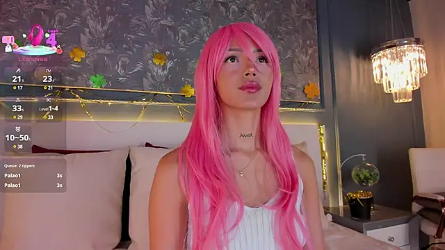 Snapshot of evamoretti chatting on March 17, 2025, 1:24 am evamoretti online show from March 17, 2025, 1:24 am