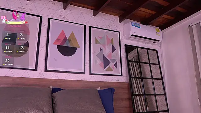 Snapshot of evamoretti chatting on February 27, 2026, 4:29 pm evamoretti online show from February 27, 2026, 4:29 pm