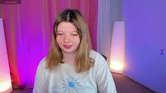Snapshot of Vivian_cutie chatting on January 19, 2025, 10:28 am Vivian cutie online show from January 19, 2025, 10:28 am