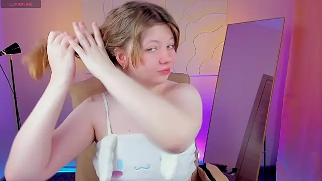 Snapshot of Vivian_cutie chatting on February 8, 2025, 10:29 am Vivian cutie online show from February 8, 2025, 10:29 am