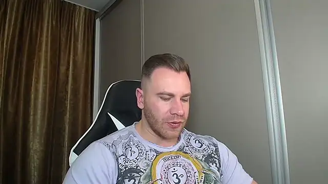 Thori92 online show from December 17, 2025, 6:58 pm