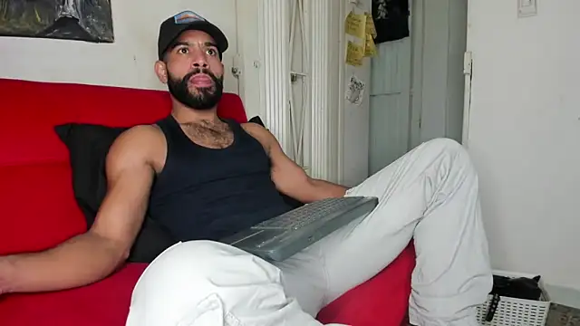 sweatyhairypig23 online show from February 4, 2026, 11:27 am