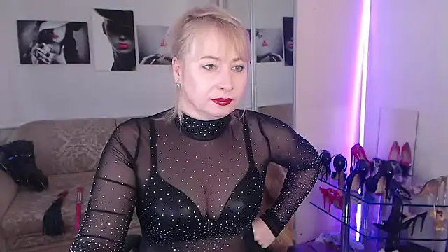 Snapshot of MistressMilfa chatting on February 28, 2025, 10:52 am MistressMilfa online show from February 28, 2025, 10:52 am