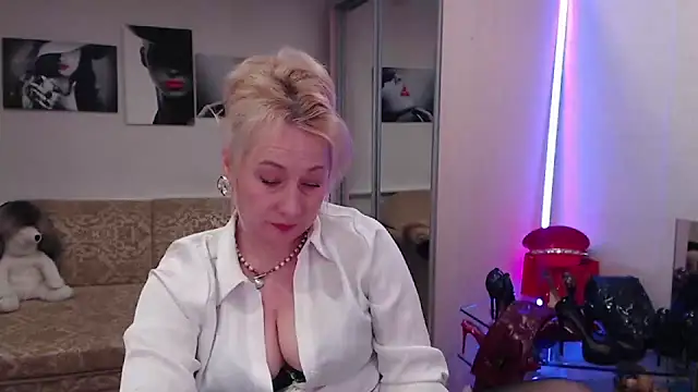 MistressMilfa online show from January 10, 2026, 5:26 pm