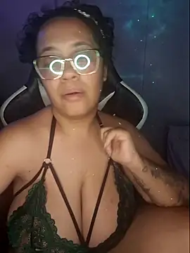 YasminMeyer online show from November 8, 2025, 10:41 pm