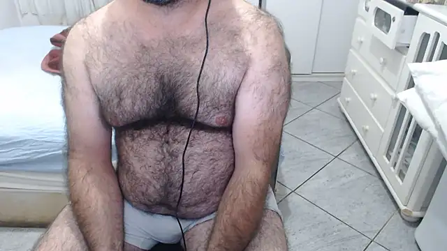 Snapshot of MysterBearMG chatting on June 25, 2026, 12:43 am MysterBearMG online show from June 25, 2026, 12:43 am