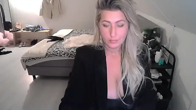 TessToy online show from December 12, 2024, 5:59 pm