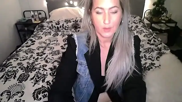 TessToy online show from January 13, 2025, 5:23 pm