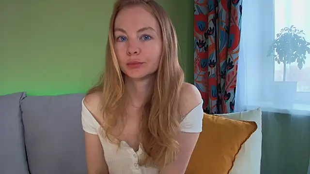 Snapshot of Cuddle_Cat chatting on April 12, 2026, 5:56 am Cuddle Cat online show from April 12, 2026, 5:56 am