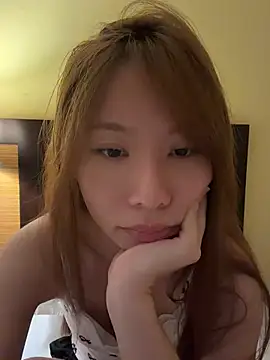 Snapshot of Luna520 chatting on July 17, 2026, 12:45 pm Luna520 online show from July 17, 2026, 12:45 pm