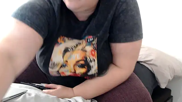 sweeti Em online show from February 4, 2026, 10:21 am