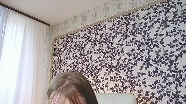 Snapshot of Laurainlove chatting on July 18, 2026, 7:12 am Laurainlove online show from July 18, 2026, 7:12 am